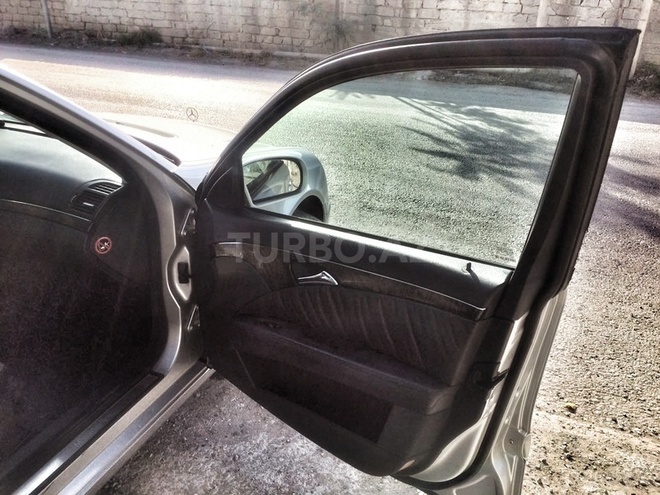 Mercedes E 220 2005, 192,560 km - 2.2 л - Bakı