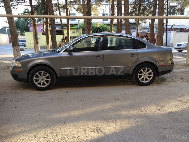 Volkswagen Passat 2004, 174,000 km - 1.8 l - Sumqayıt