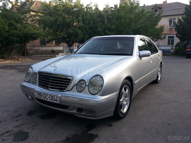 Mercedes E 270 2000, 260,000 km - 2.7 л - Bakı