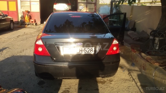 Ford Mondeo 2005, 300,000 km - 2.0 l - Bakı