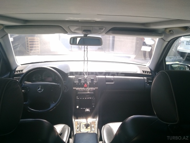 Mercedes E 270 2001, 325,000 km - 2.7 l - Bakı