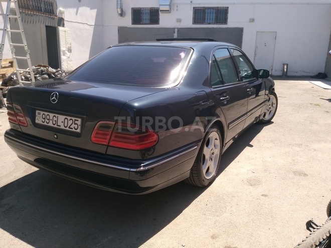 Mercedes E 270 2001, 325,000 km - 2.7 l - Bakı