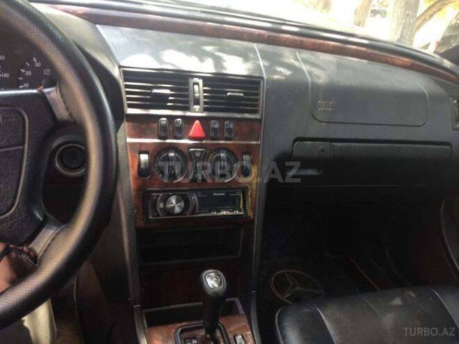 Mercedes C 230 1999, 182,000 km - 2.3 l - Bakı