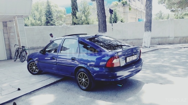 Opel Vectra 1997, 220,000 km - 1.6 л - Sumqayıt
