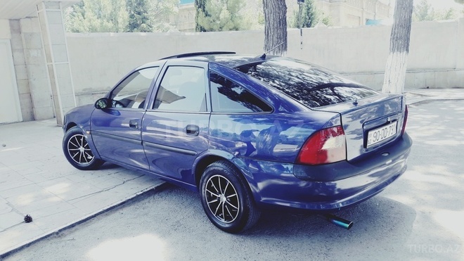 Opel Vectra 1997, 220,000 km - 1.6 л - Sumqayıt