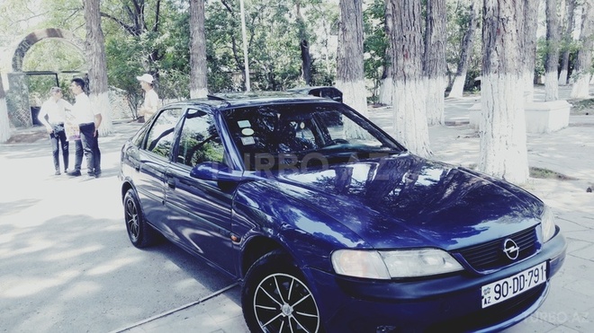 Opel Vectra 1997, 220,000 km - 1.6 л - Sumqayıt