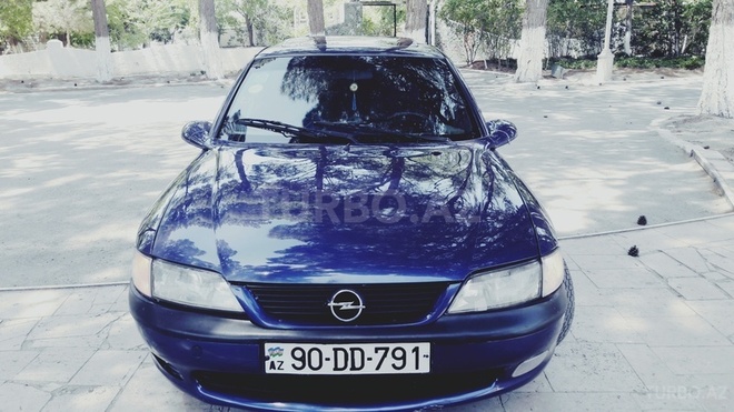 Opel Vectra 1997, 220,000 km - 1.6 л - Sumqayıt