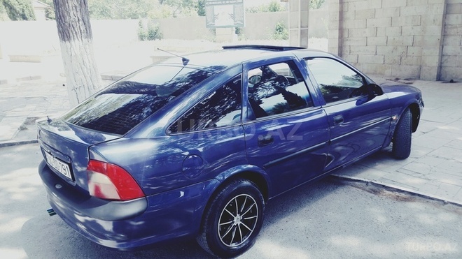 Opel Vectra 1997, 220,000 km - 1.6 л - Sumqayıt
