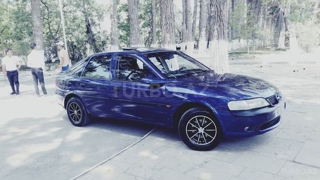 Opel Vectra 1997, 220,000 km - 1.6 л - Sumqayıt