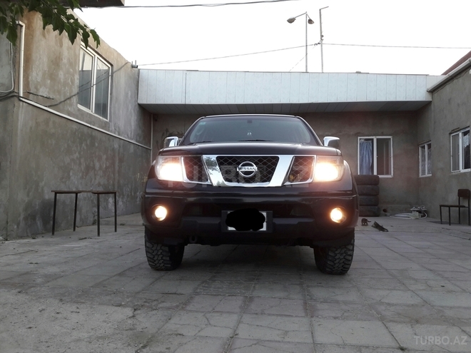 Nissan Navara 2011, 143,000 km - 2.5 l - Bakı