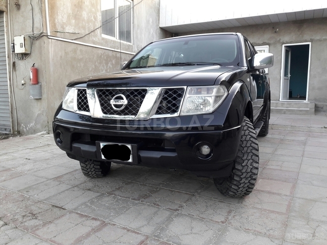 Nissan Navara 2011, 143,000 km - 2.5 l - Bakı
