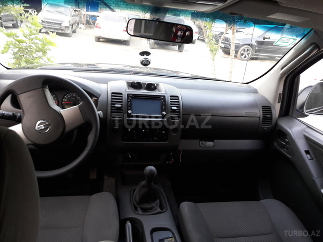 Nissan Navara 2011, 143,000 km - 2.5 l - Bakı