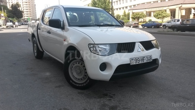Mitsubishi L200 2007, 130,000 km - 2.5 l - Bakı