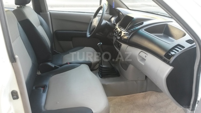 Mitsubishi L200 2007, 130,000 km - 2.5 l - Bakı
