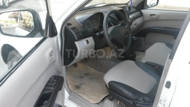 Mitsubishi L200 2007, 130,000 km - 2.5 l - Bakı
