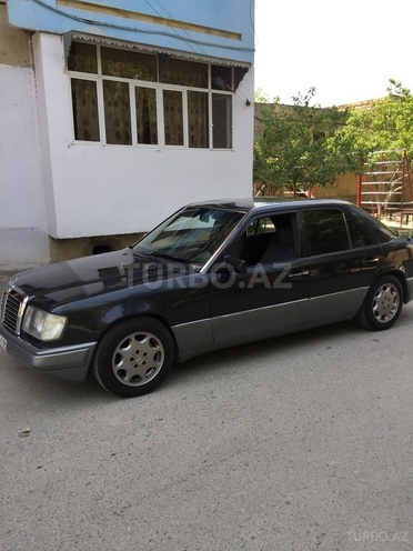 Mercedes E 220 1993, 407,000 km - 2.0 l - Mingəçevir