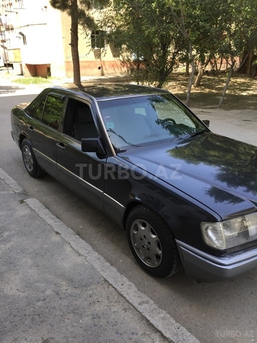 Mercedes E 220 1993, 407,000 km - 2.0 l - Mingəçevir
