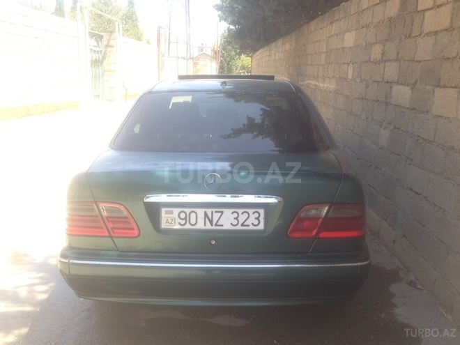 Mercedes E 220 2000, 270,000 km - 2.2 l - Bakı