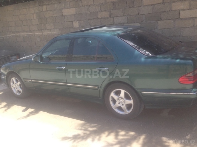 Mercedes E 220 2000, 270,000 km - 2.2 l - Bakı