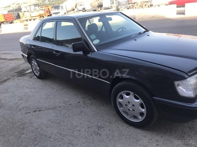 Mercedes E 300 1990, 286,000 km - 3.0 л - Bakı