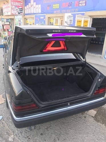 Mercedes E 300 1990, 286,000 km - 3.0 л - Bakı