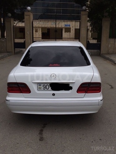 Mercedes E 240 1999, 199,000 km - 2.4 l - Bakı