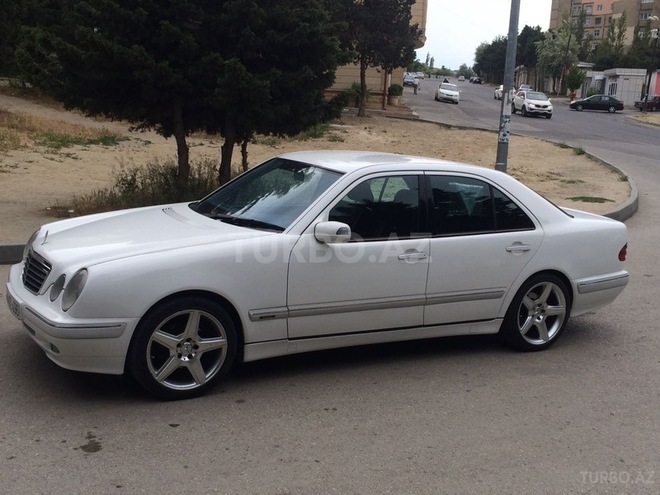 Mercedes E 240 1999, 199,000 km - 2.4 l - Bakı