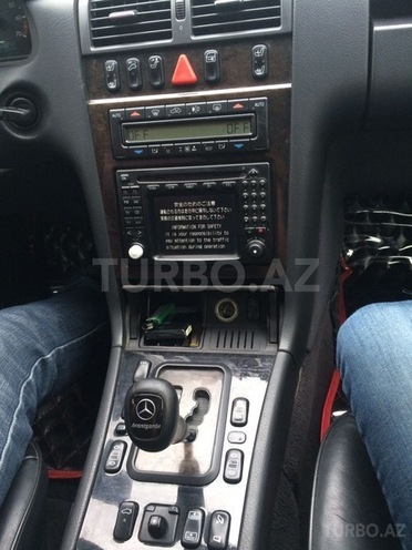 Mercedes E 240 1999, 199,000 km - 2.4 l - Bakı