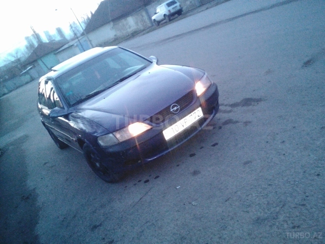 Opel Vectra 1996, 250,000 km - 1.6 l - İsmayıllı