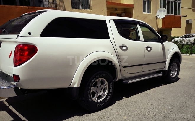 Mitsubishi L200 2014, 90,000 km - 2.5 л - Bakı