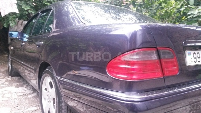 Mercedes E 240 1999, 228,000 km - 2.4 l - Şəki