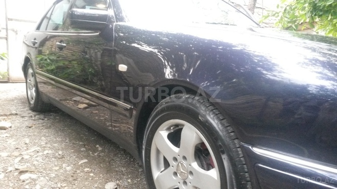 Mercedes E 240 1999, 228,000 km - 2.4 l - Şəki