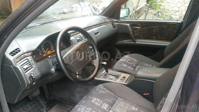Mercedes E 240 1999, 228,000 km - 2.4 l - Şəki