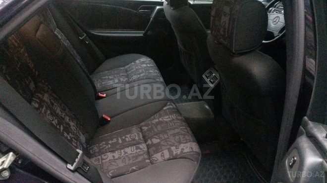 Mercedes E 240 1999, 228,000 km - 2.4 l - Şəki