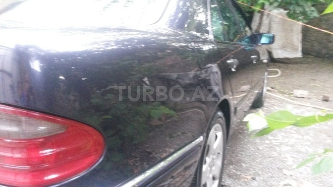 Mercedes E 240 1999, 228,000 km - 2.4 l - Şəki