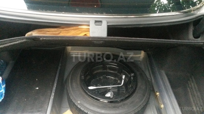 Mercedes E 240 1999, 228,000 km - 2.4 l - Şəki