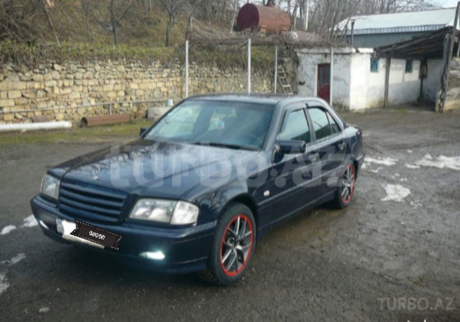 Mercedes C 230 1997, 319,000 km - 2.3 l - Lerik
