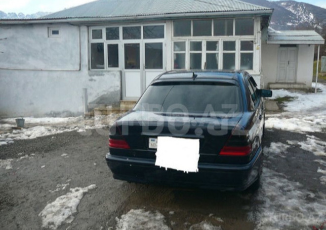 Mercedes C 230 1997, 319,000 km - 2.3 l - Lerik