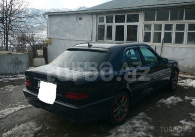 Mercedes C 230 1997, 319,000 km - 2.3 l - Lerik