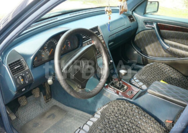 Mercedes C 230 1997, 319,000 km - 2.3 l - Lerik