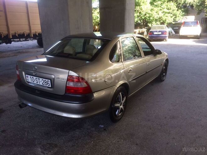 Opel Vectra 1997, 256,000 km - 2.0 l - Bakı