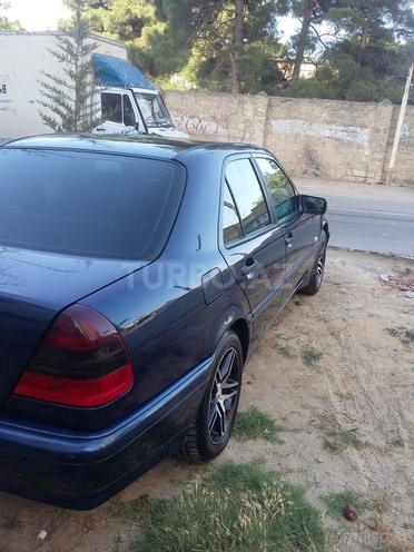 Mercedes C 200 1999, 334,000 km - 2.0 л - Bakı