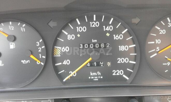 Mercedes 190 1986, 300,000 km - 2.0 l - Bakı