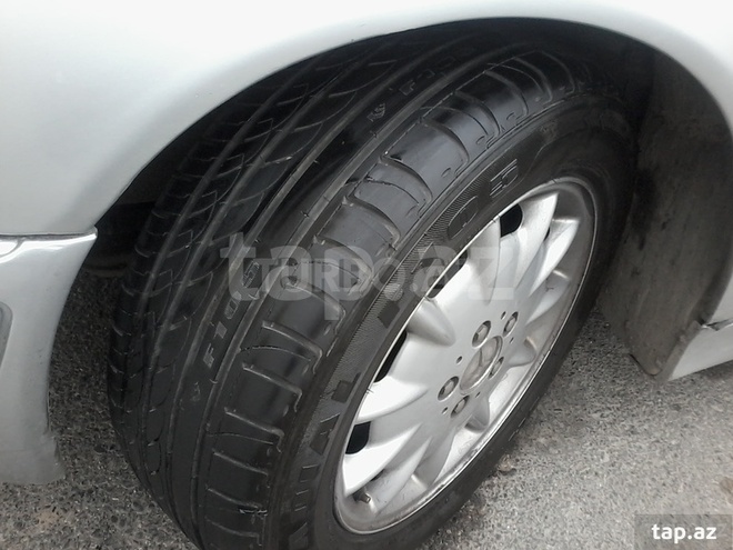 Mercedes E 240 1998, 375,000 km - 2.6 l - Bakı