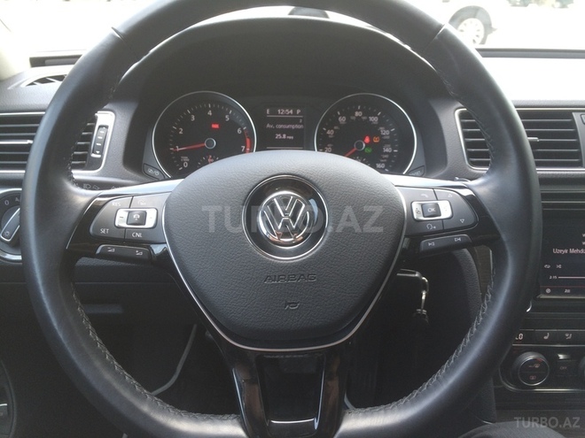 Volkswagen Passat 2015, 20,343 km - 1.8 l - Bakı