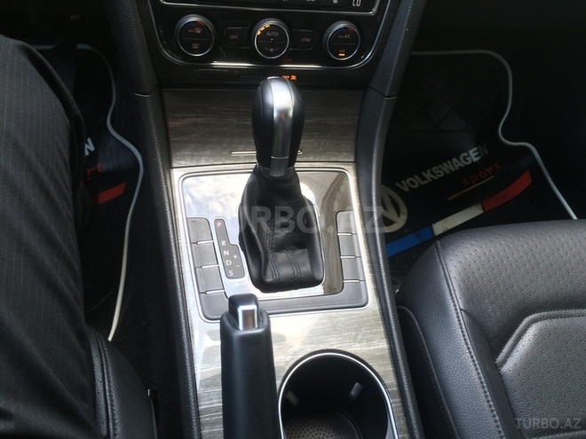 Volkswagen Passat 2015, 20,343 km - 1.8 l - Bakı