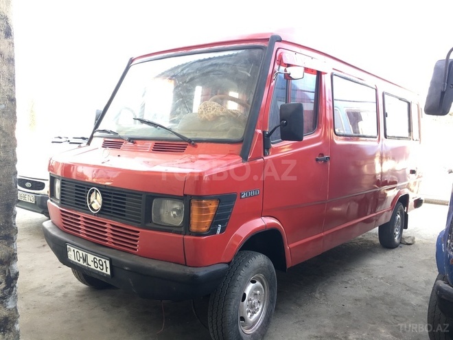 Mercedes 208 D 1991, 234,000 km - 0.3 l - Bakı