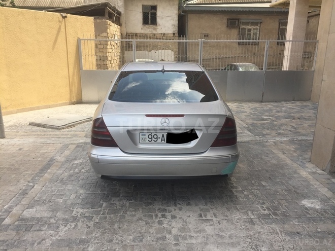 Mercedes E 270 2002, 238,152 km - 2.7 l - Bakı