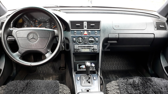 Mercedes C 180 1997, 300,000 km - 1.8 л - Qazax
