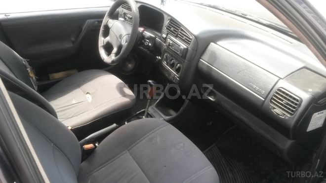 Volkswagen Golf 1996, 156,000 km - 1.8 l - Bakı